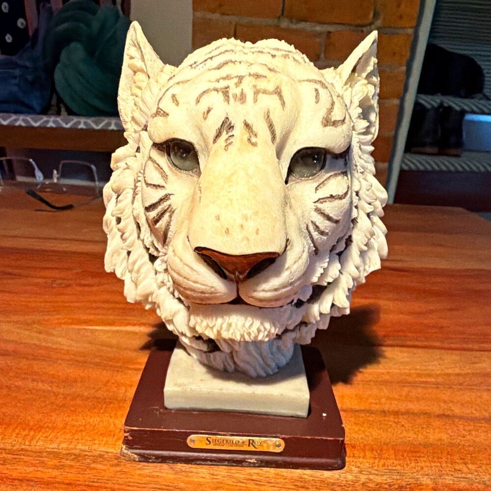 Siegfried & Roy Mirage Las Vegas White Tiger Head Bust Figurine